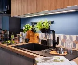 Évier à encastrer 1 bacs avec égouttoir, résine, solo noir