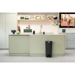 Poubelle de cuisine 40l à pédale brabantia anthracite