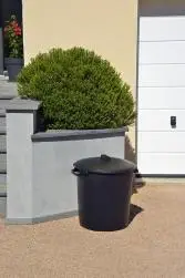 Poubelle de jardin 80l noire polypropylène recyclé